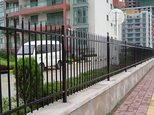 上海小区锌钢护栏图片2